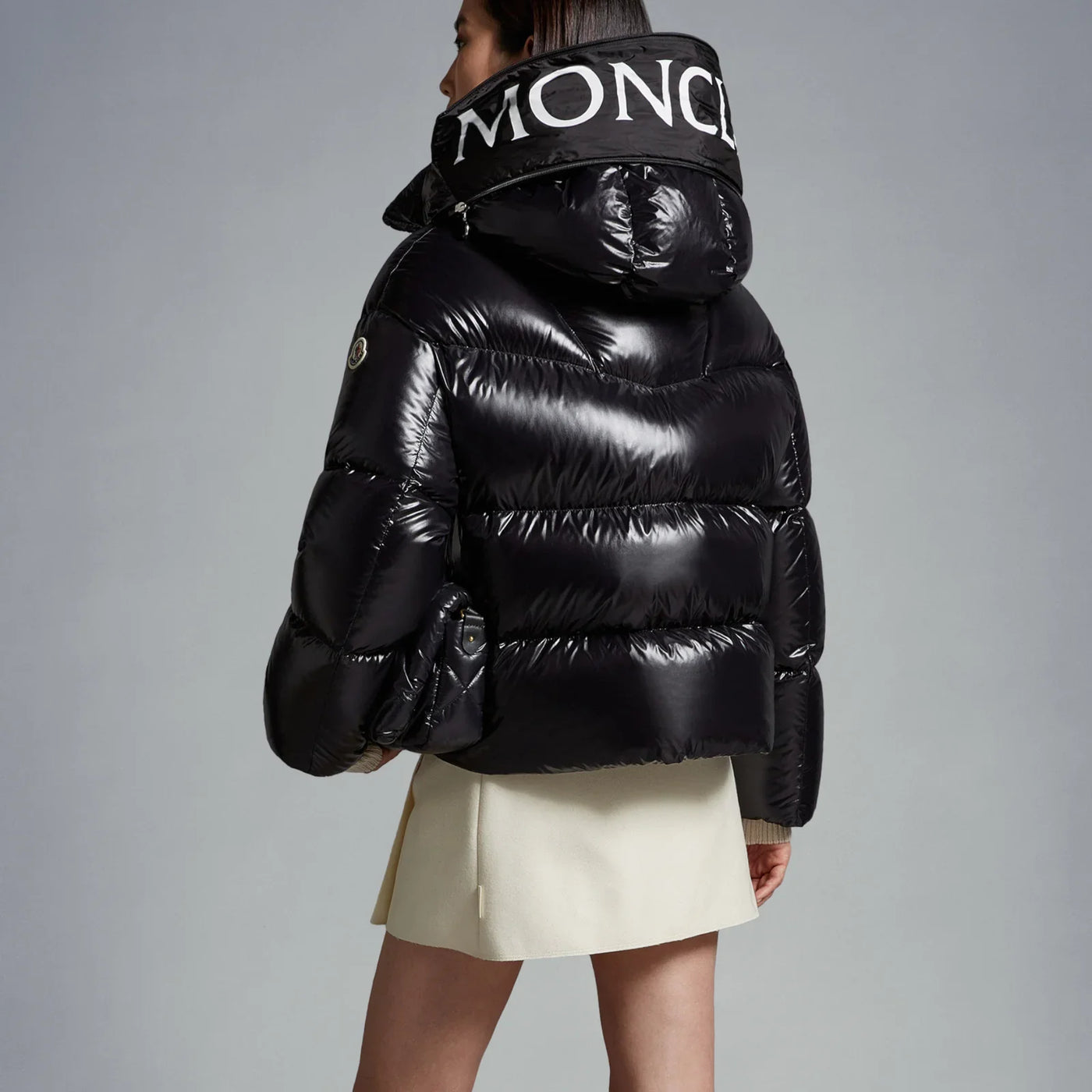 MONCLER MANTEL MIT BUCHSTABEN